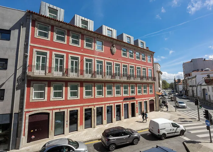Pet Friendly hotel: Arts Hotel Porto, Tapestry Collection By Hilton