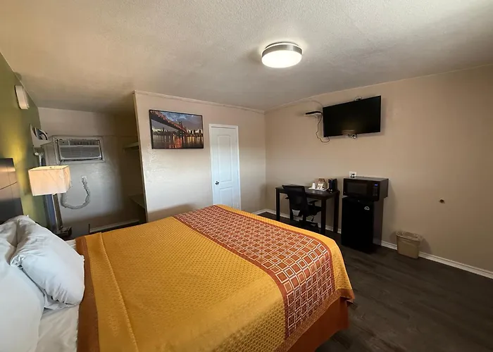 Executive Inn & Kitchenette Suites-Eagle Pass