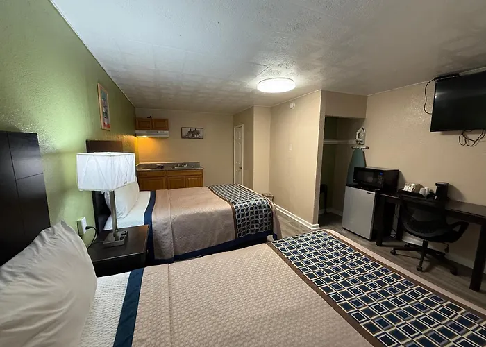 Executive Inn & Kitchenette Suites-Eagle Pass
