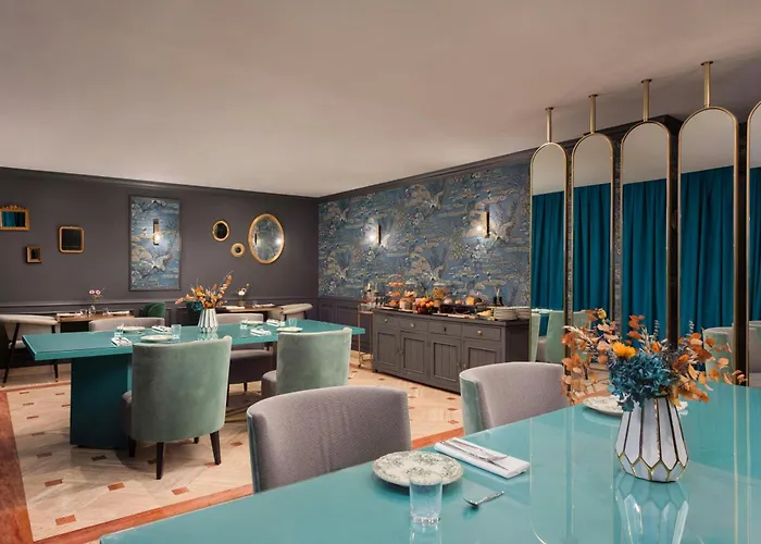 Eugenia de Montijo, Autograph Collection