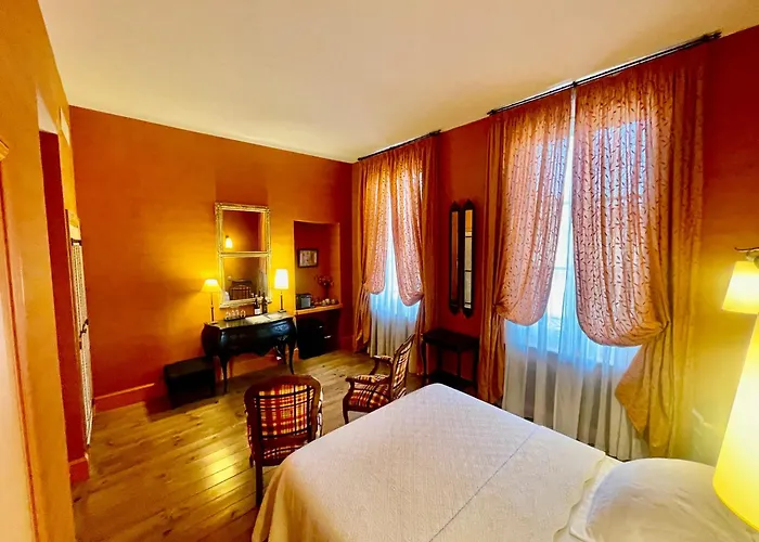 Demeure Saint Louis Historic Manor, City 700M, Free Parking,A C,Clim,Wifi, City View, Garden