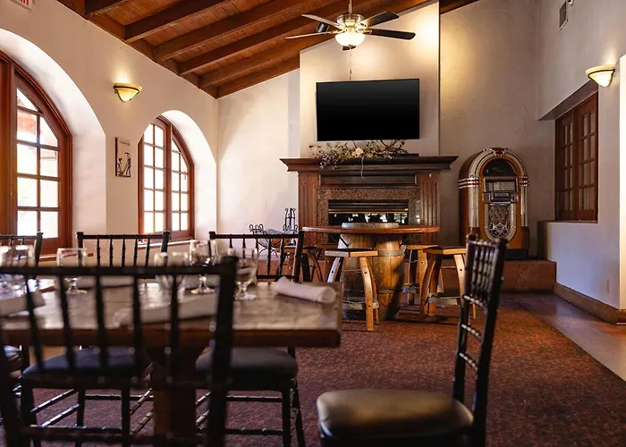 Luxury hotel only: Hilton Vacation Club Los Abrigados Resort & Spa Sedona