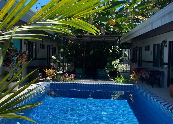 Perico Azul&Surf Camp