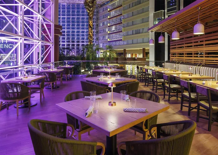 Central hotel: Hyatt Regency - Greenville