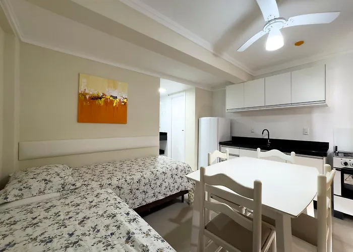 Hotel com piscina: Bombinhas Tourist Apart