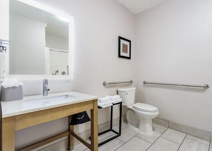 Holiday Inn Express & Suites Memphis Arpt Elvis Presley Blv By Ihg