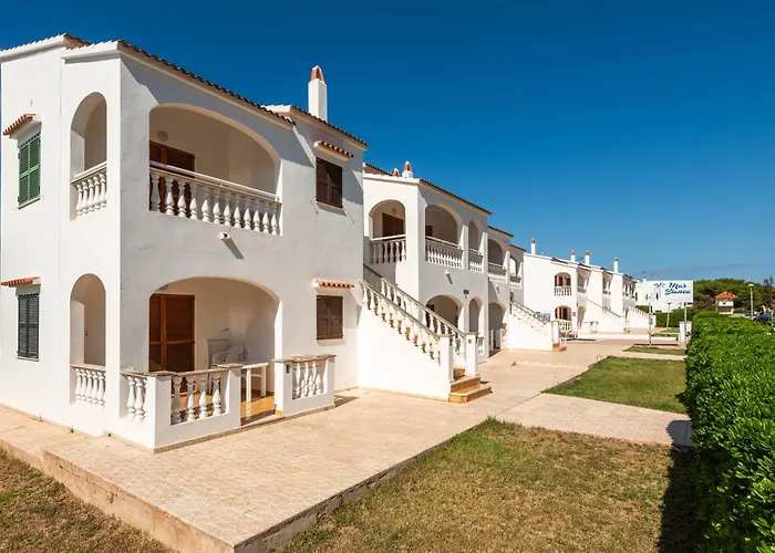 Hotel cerca del colegio: Apartamentos Mar Blanca by Mauter Villas