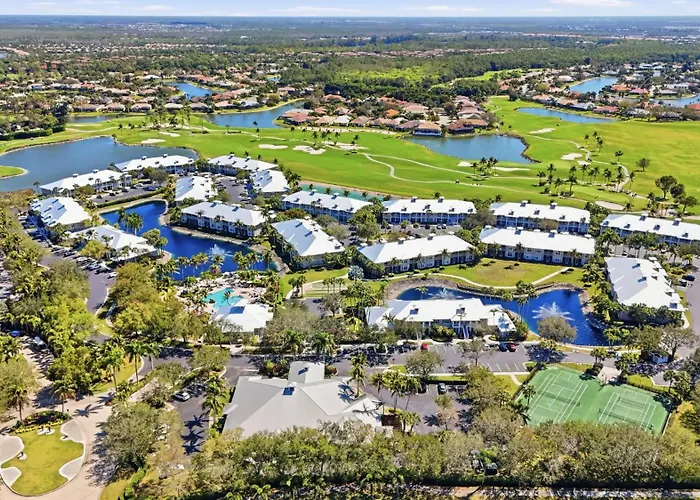 Greenlinks Golf Villas At Lely Resort