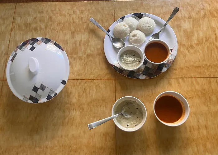 Family Hotel: Royal Villa 1 - Big Pvt Swimming Pool - 2Bhk Villa - Lonavala