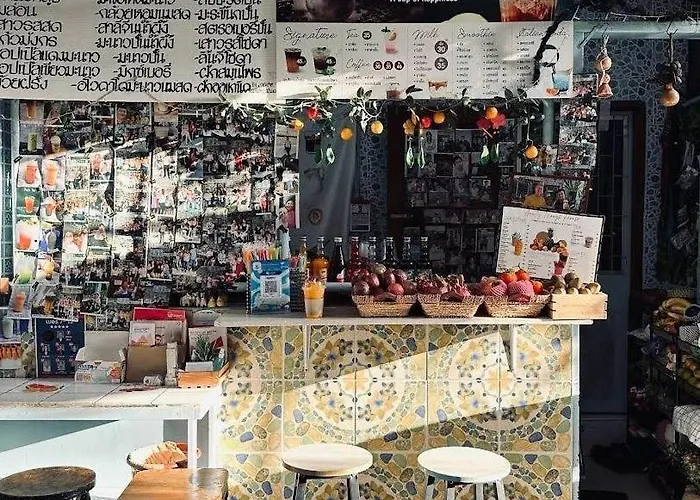 Aunty Thong'S House