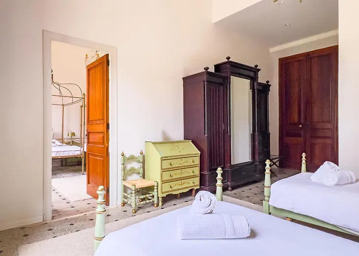 Chalet: Majordoms - Castell De Villavecchia - 20 Pax