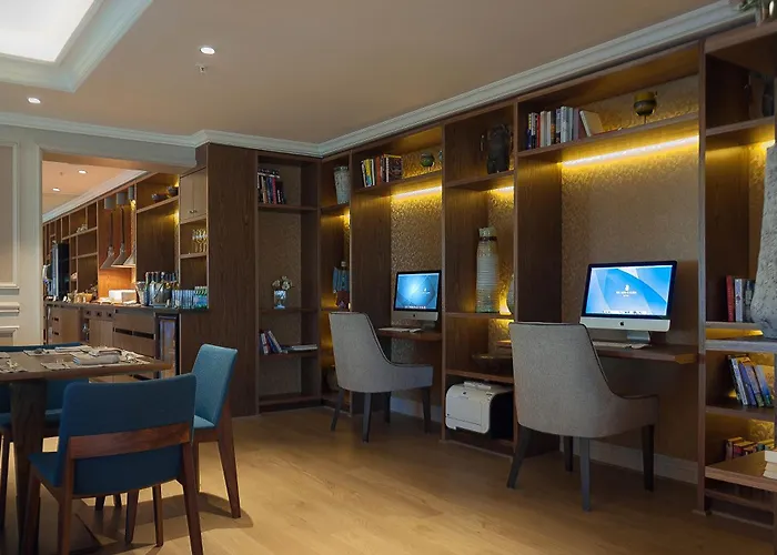 Ritz-Carlton,