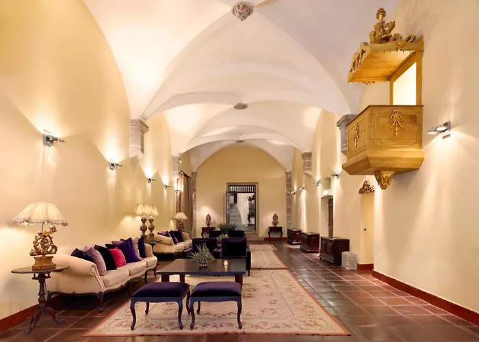 Convento do Espinheiro, Historic Hotel&Spa