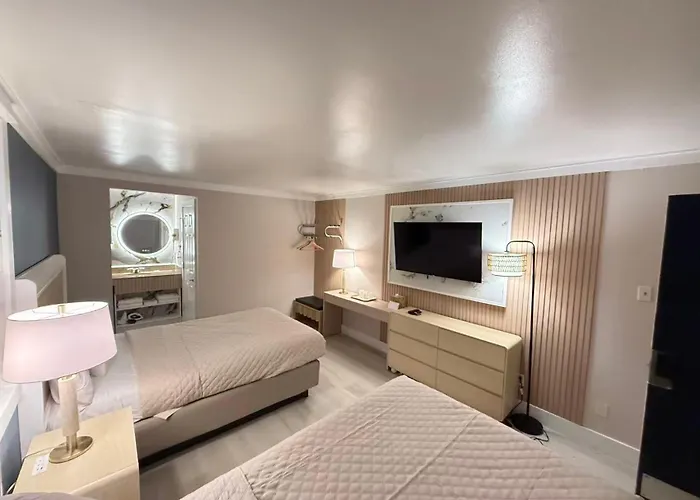 Motel: The Aventis Inn