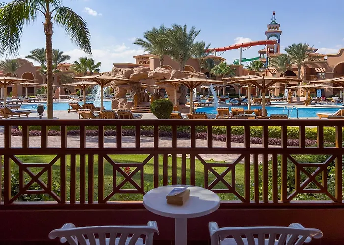Hôtel de plage: Charmillion Gardens Aquapark