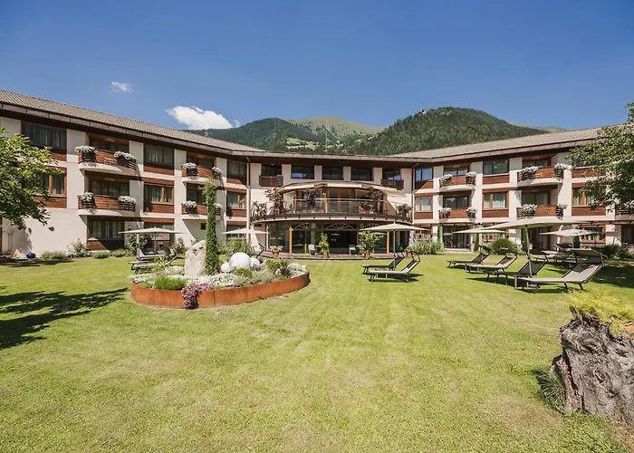 Hotel Con Piscina Theresia