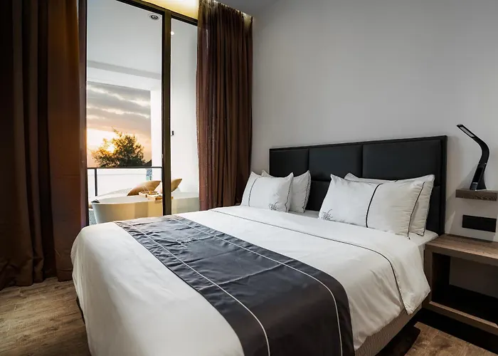 White Boutique Hotel And Restaurant