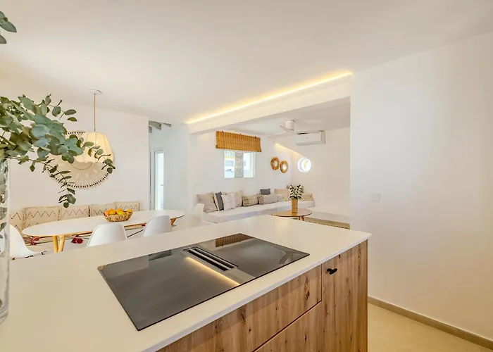 Urbanización El Oasis, 20 Villas en 1ª Línea Playa