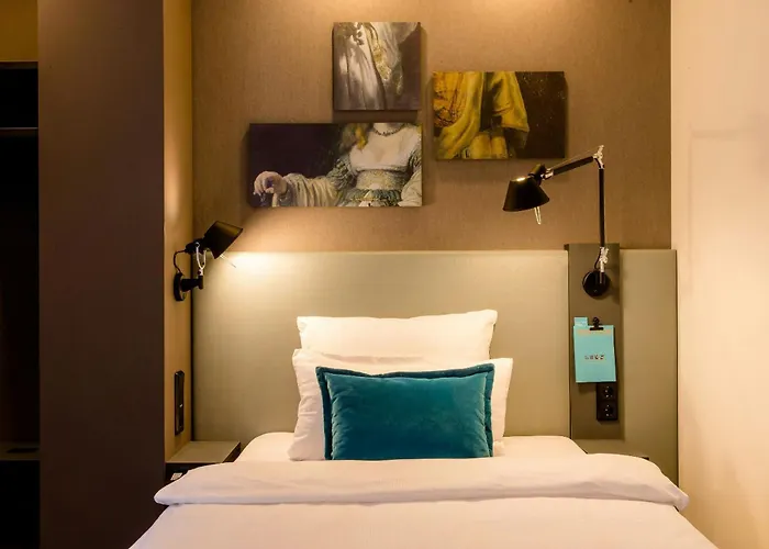 Pet Friendly hotel: Motel One Amsterdam-Waterlooplein