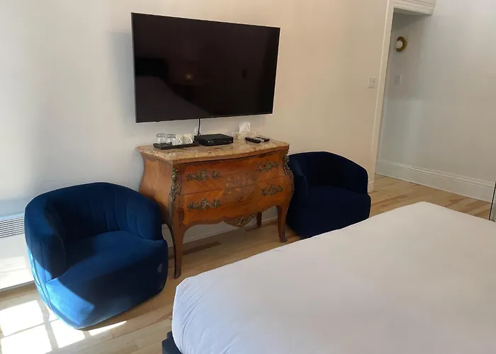 Luxury hotel only: Le Chateau De Pierre - Par Aneyro