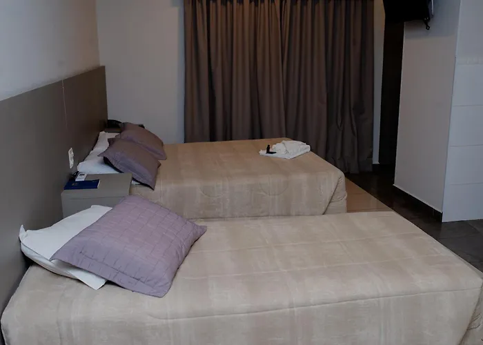 Colonial Flat Hotel
