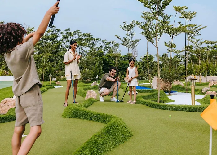 Hotel with Tennis: Fairmont Udaipur Palace