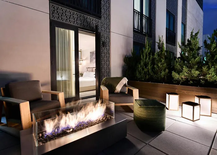 Hot Tub in Room Halcyon - A In Cherry Creek