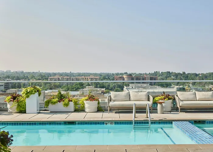 Hot Tub in Room Halcyon - A In Cherry Creek