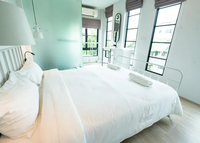 Bedspread Hostel (Adults Only)