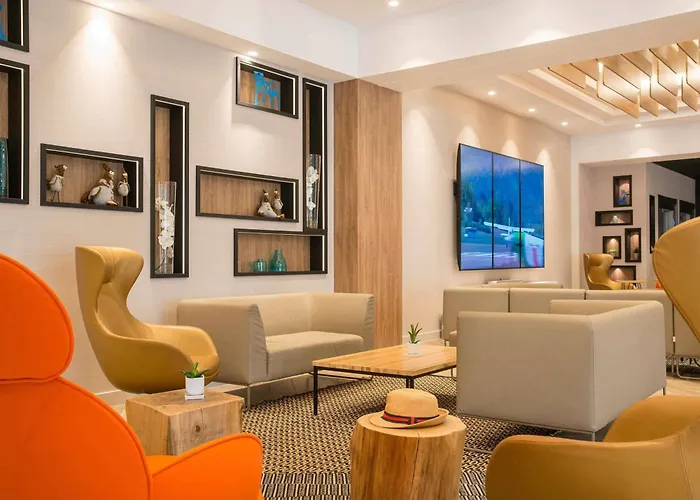 Pet Friendly hotel: Novotel Nice Arenas Aeroport