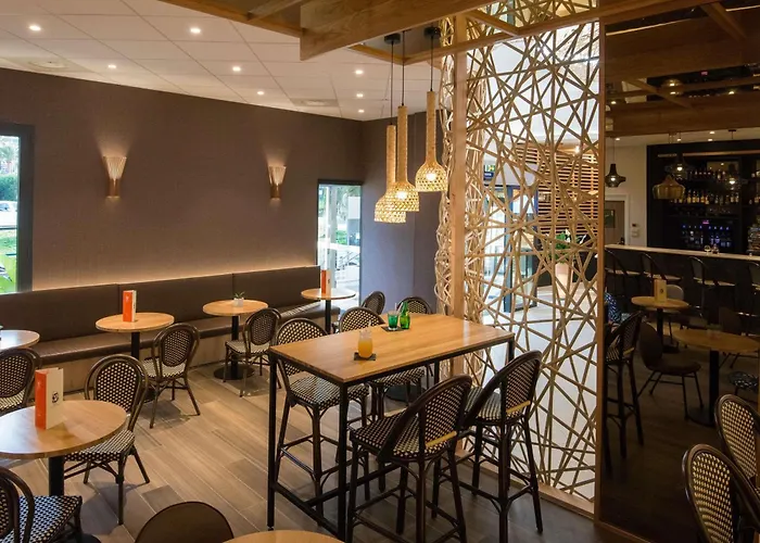 Pet Friendly hotel: Novotel Nice Arenas Aeroport