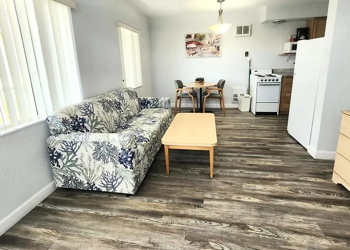 Johns Pass Beach Motel