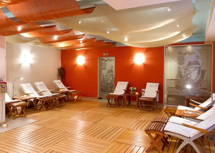 Crystal Palace Boutique Hotel