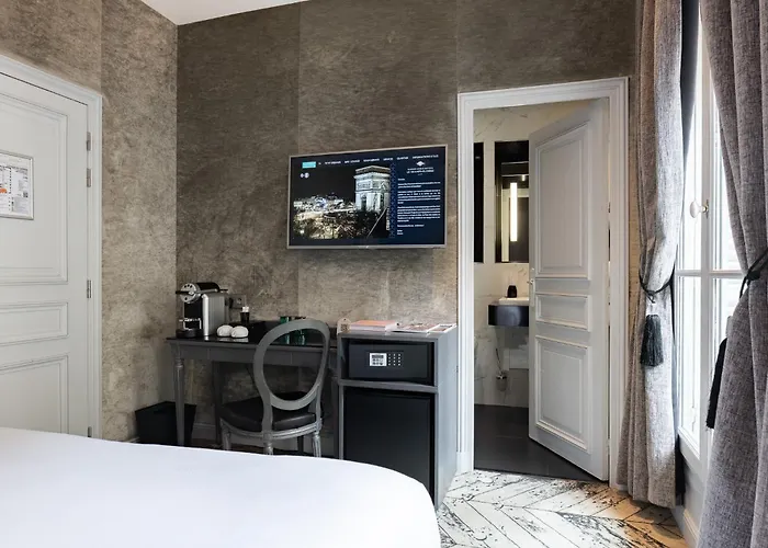 Maison Albar- Le Champs-Elysees