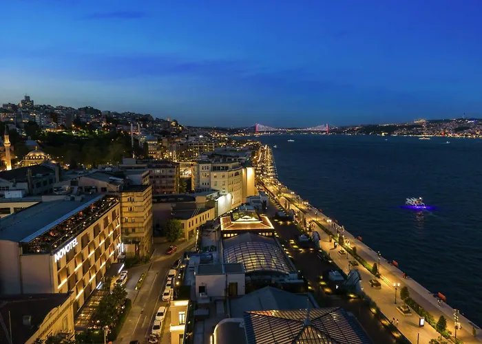 Hotel 5 Estrellas Novotel Istanbul Bosphorus