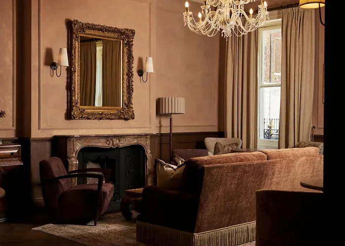 The Leonard Hotel