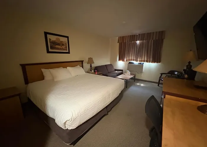 Park West Inn
