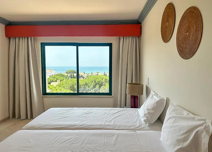 Hotels with a view Cheerfulway Balaia Plaza