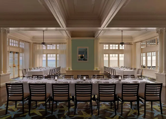 Moana Surfrider, A Westin Resort & Spa, Waikiki Beach