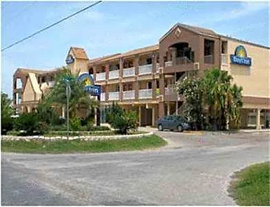 Days Inn By Wyndham Beach