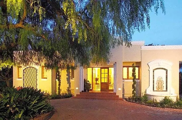 Hotels Close to Airport Lemon Tree Lane