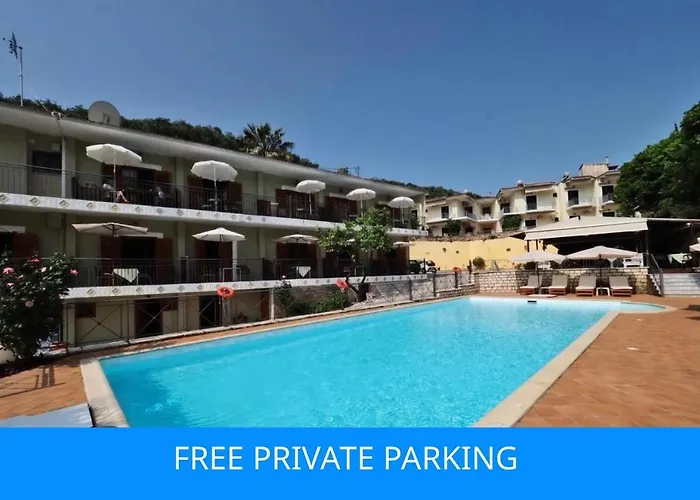 Bella Vista Studios & Apartments