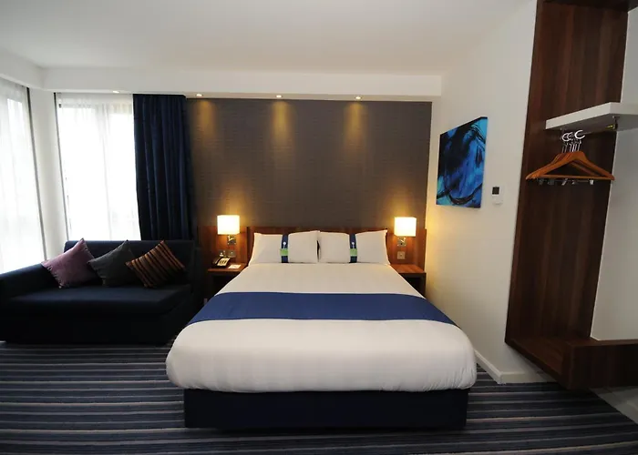 Hotels with a view Holiday Inn Express Sheffield City Centre By Ihg