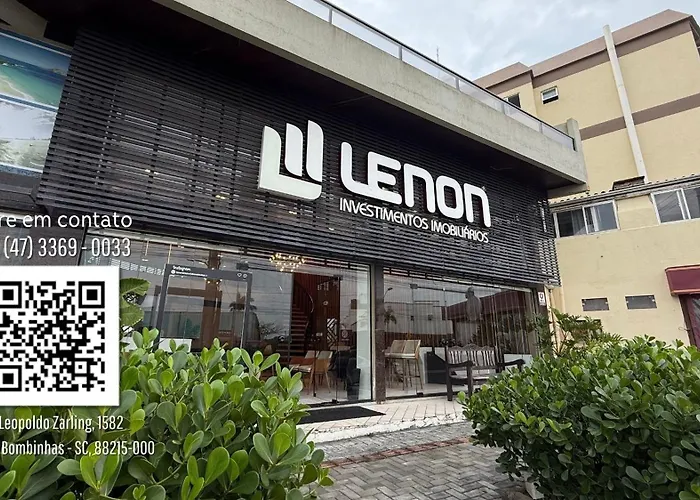 192 - Casa luxo com 5 suítes e piscina aquecida