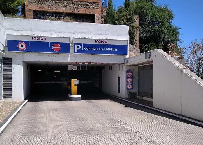 La Casa Del Grial