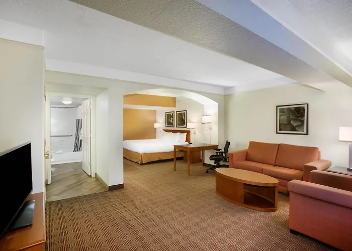La Quinta Inn By Wyndham Capitol / Downtown
