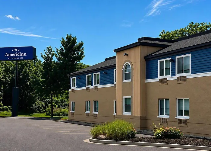 Quality Inn & Suites Holland