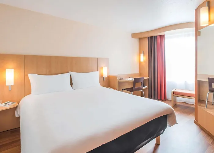Ibis Nantes Centre Tour Bretagne