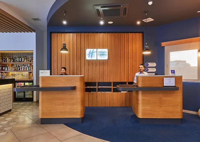  Holiday Inn Express - Malta By Ihg
