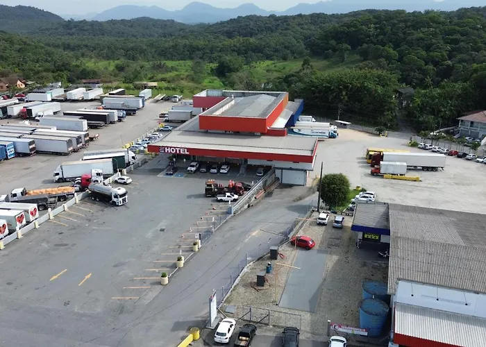  Zandoná